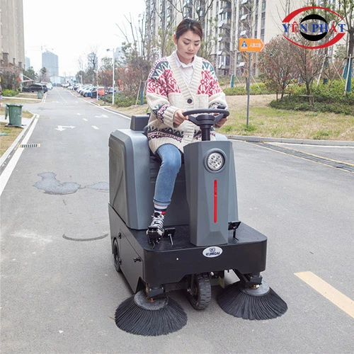 Xe quét rác ngồi lái nhà xưởng Kumisai KMS-1250E 4