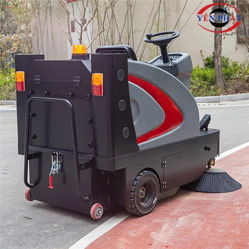 Xe quét rác ngồi lái nhà xưởng Kumisai KMS-1350E 7