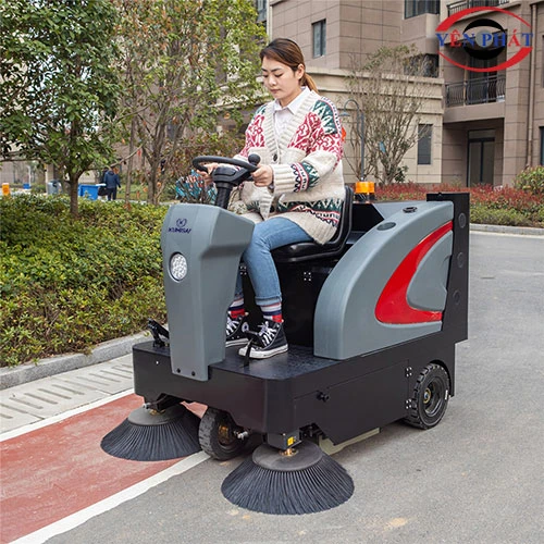 Xe quét rác ngồi lái nhà xưởng Kumisai KMS-1350E 8