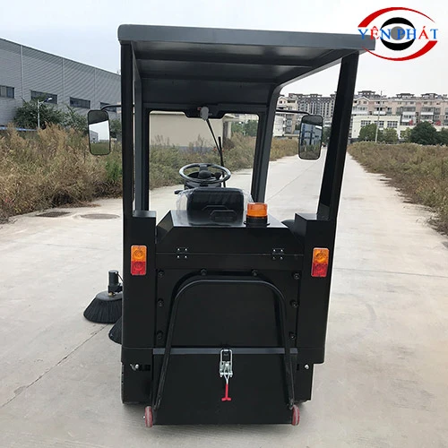 Xe quét rác ngồi lái Kumisai KMS-1800E 4
