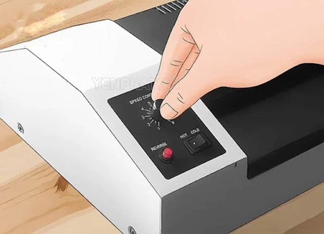 Chỉnh tốc độ phù hợp để ép plastic không bị nhăn