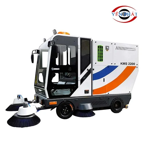 Xe quét rác công nghiệp ngồi lái Kumisai KMS-2200 3