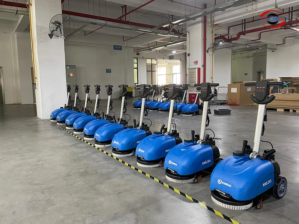 hình ảnh xe quét rác tại kho yên phát