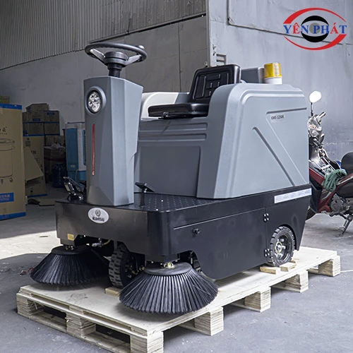 Xe quét rác ngồi lái nhà xưởng Kumisai KMS-1250E 10