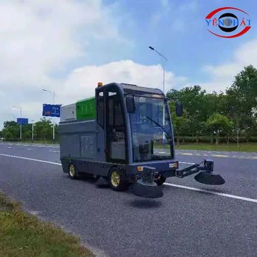 Xe quét rác công nghiệp ngồi lái Kumisai KMS 210 3
