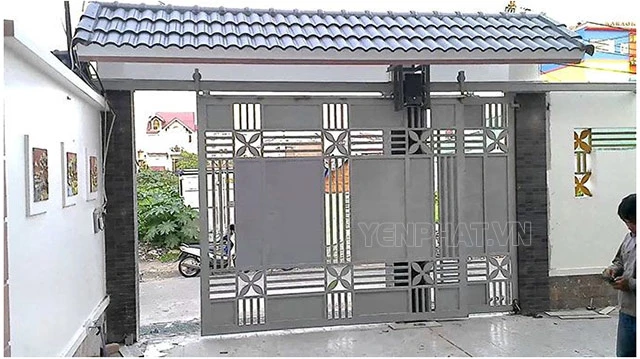 Cửa sắt ray trượt và những lưu ý quan trọng khi lắp đặt sử dụng