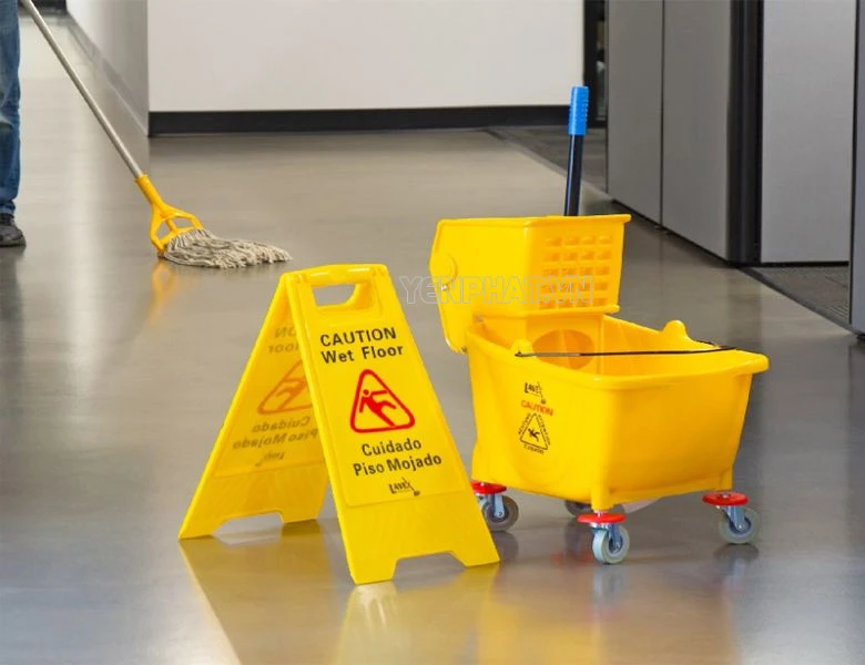 Các dòng xe đẩy vệ sinh phổ biến trên thị trường