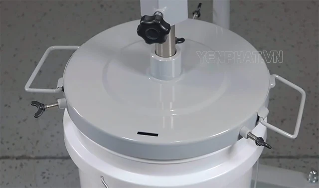 Nắp đậy vào thùng mỡ