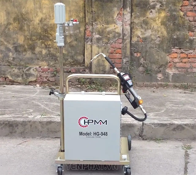 Xe bơm dầu có đồng hồ định lượng Hg-948