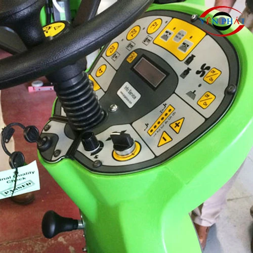 Máy chà sàn ngồi lái IPC CT160 BT70 5