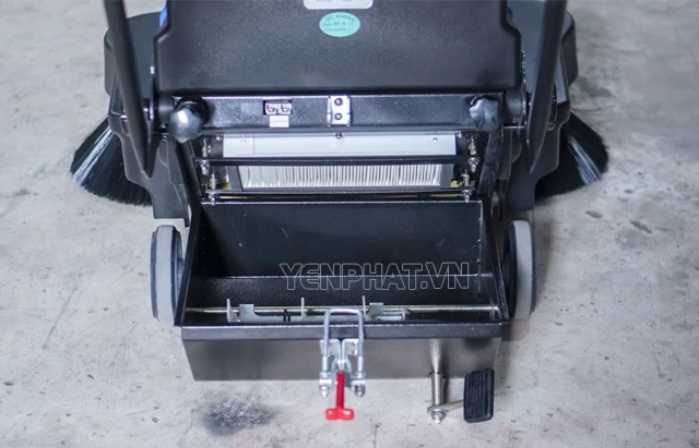 Xe quét rác đẩy tay mini chạy ắc quy Kumisai KMS-690 chính hãng