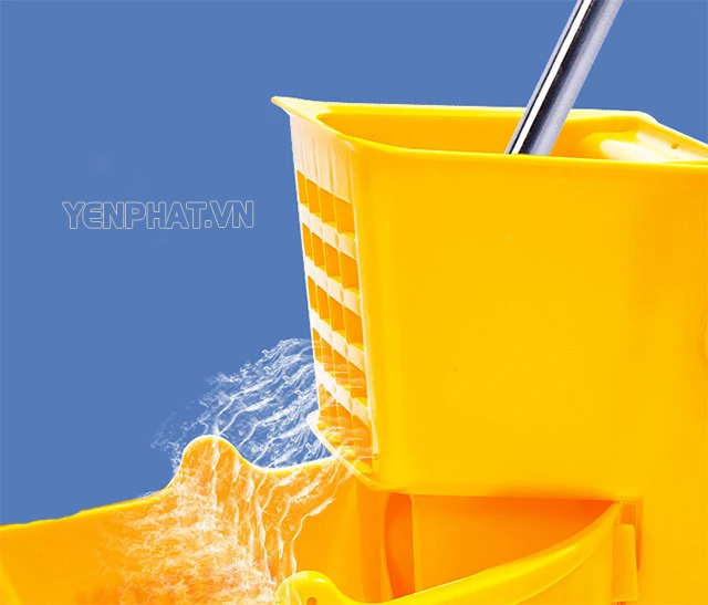 Xe dọn vệ sinh B-038 dễ sử dụng