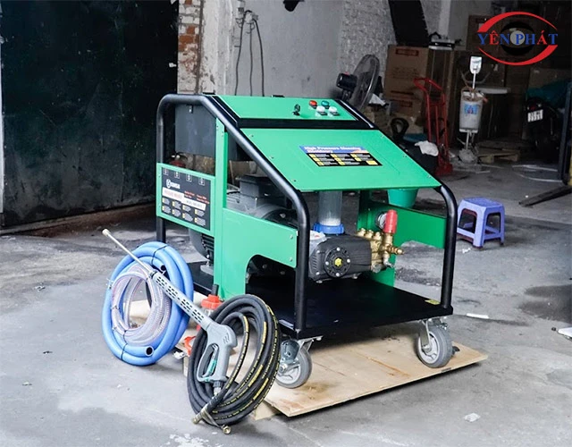 Mua máy bơm rửa xe 3 pha