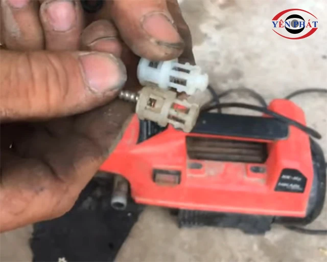 Van 1 chiều máy rửa xe hỏng 