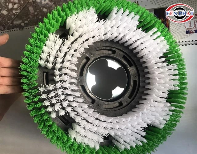 Lắp bàn chải phù hợp máy chà sàn Kumisai HC 175