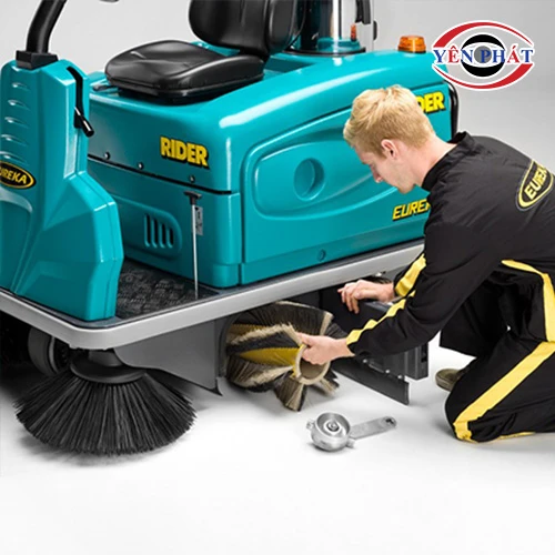 Xe quét rác công nghiệp EUREKA Rider 1201 SH 5