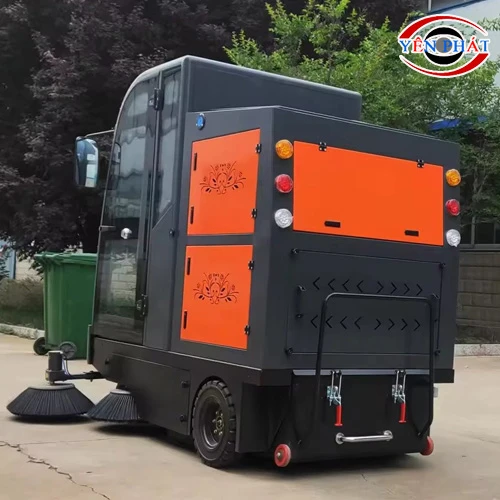 Xe quét rác công nghiệp ngồi lái Kumisai KMS-S13 5