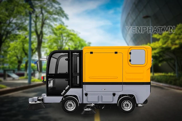 giá mua Xe dọn rác công nghiệp ngồi lái Kumisai KMS 1800