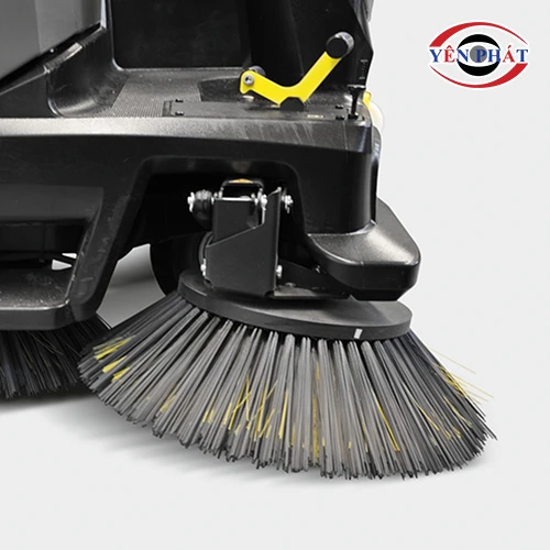 Xe quét rác ngồi lái Karcher KM 105/110 R G+KSSB 6