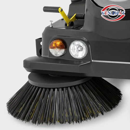 Xe quét rác ngồi lái Karcher KM 105/110 R G+KSSB 7