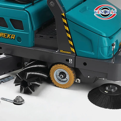 Xe quét rác đường ngồi lái công nghiệp MAGNUM HDK 7