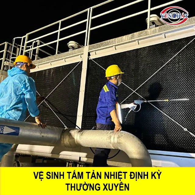 vệ sinh tấm tản nhiệt vuông