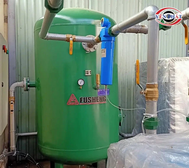 đường ống đầu ra vào