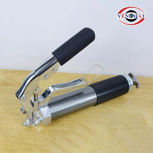 Súng bơm mỡ bò bằng tay Yato YT-0704 500cc 5