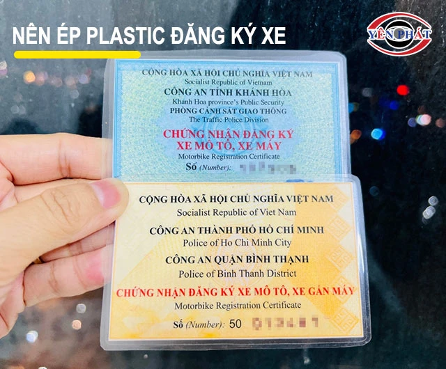 nên ép plastic đăng ký xe