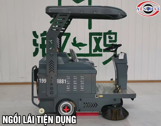 Xe quét rác ngồi lái Kumisai KMS 160E tiện dụng