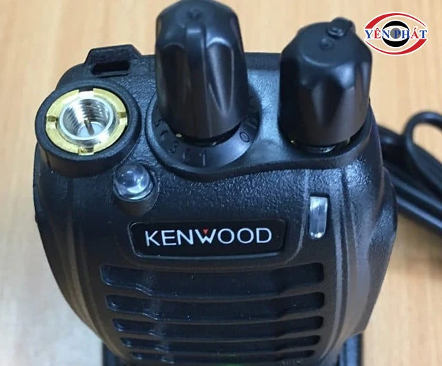Kenwood TK-3290 có 16 kênh liên lạc