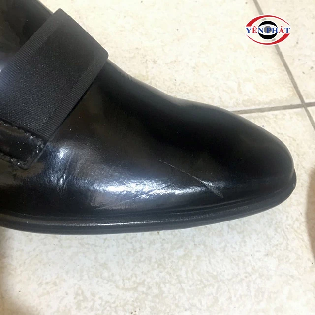 giày bị xước