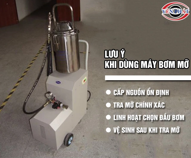 Dùng máy bơm mỡ bò bằng điện Kocu K-6013