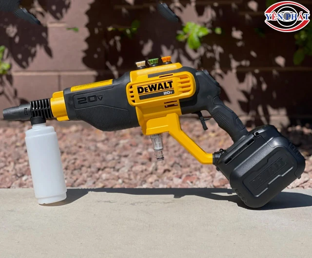 Máy rửa xe chạy pin Dewalt
