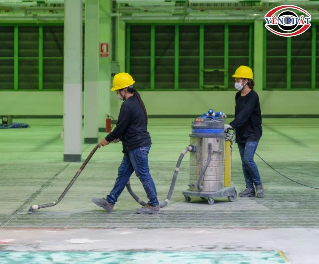 Máy hút bụi có mùi khét do quá tải