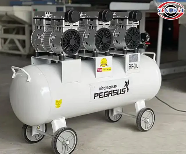 Máy nén khí Pegasus TM-OF750x3-70L-3HP piston không dầu