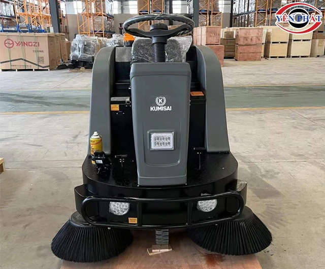Chọn mua xe quét rác ngồi lái