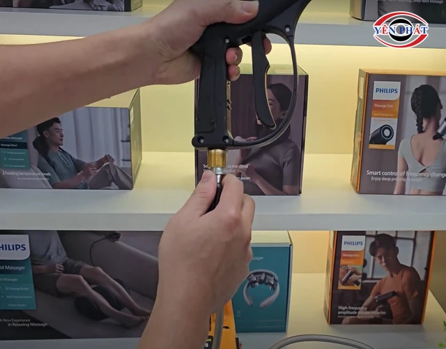 Lắp súng và combo phụ kiện máy rửa xe Panasonic