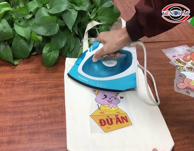 nên ép plastic bằng bàn ủi 