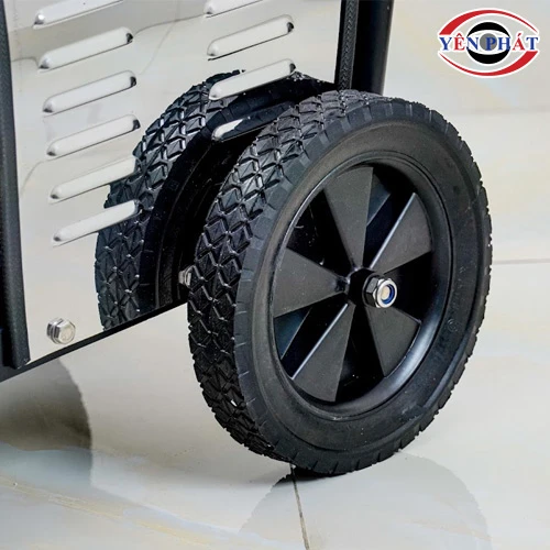 Máy rửa xe cao áp Kumisai 18M17.5-3T4 8