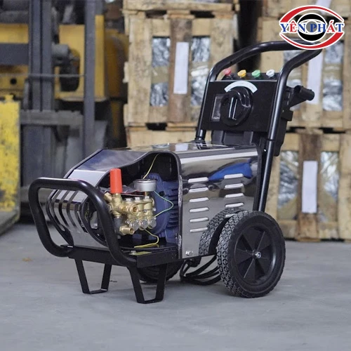 Máy rửa xe cao áp Kumisai 18M17.5-3T4 4