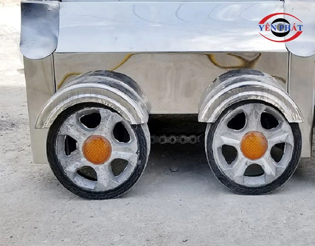 Bánh xe cổng xếp hỗ trợ quá trình đóng, mở cổng