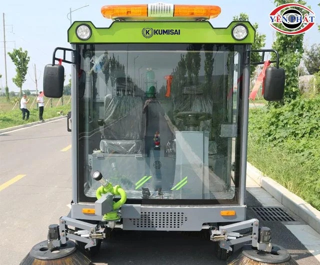 Khoang lái xe quét rác ngồi lái Kumisai KMS25