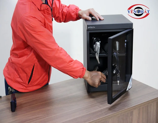  Đối tượng nào nên đầu tư tủ chống ẩm dung tích 30L?