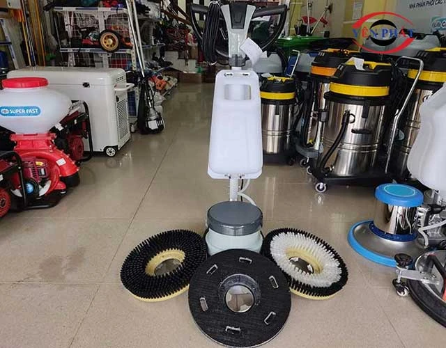 máy chà sàn tạ Clepro CSW17G làm sạch nhanh