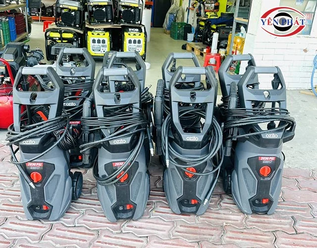Máy rửa xe Ozito