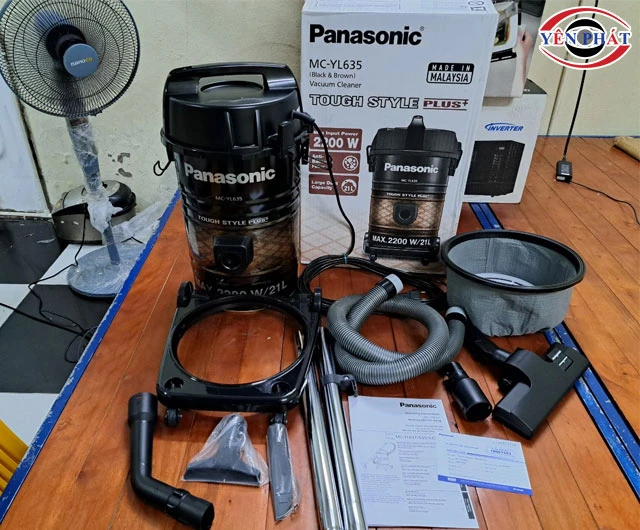 Máy hút bụi 2200W Panasonic MC YL635TN46