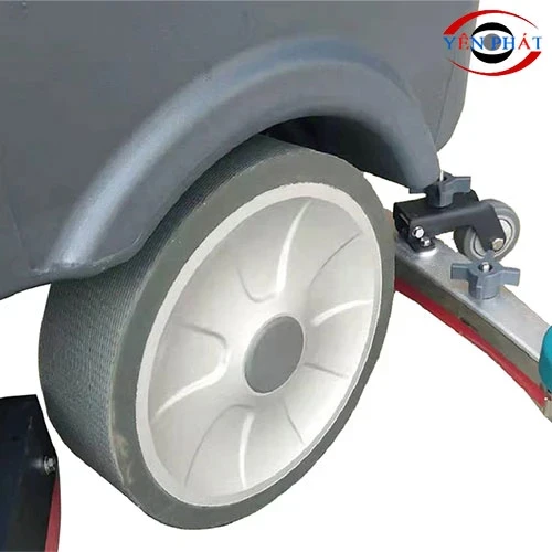 Máy chà sàn ngồi lái Kumisai KMS D8F 4