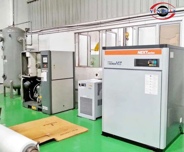 Động cơ có mùi khét, bốc khói hoặc cháy cuộn dây