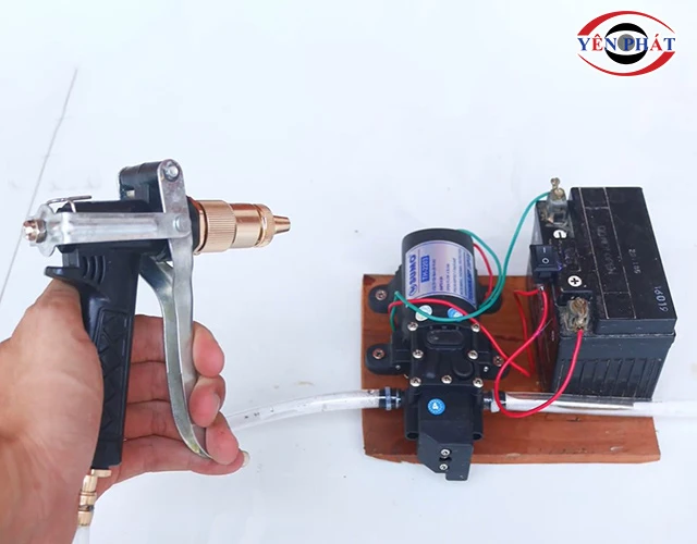 Chế máy rửa xe